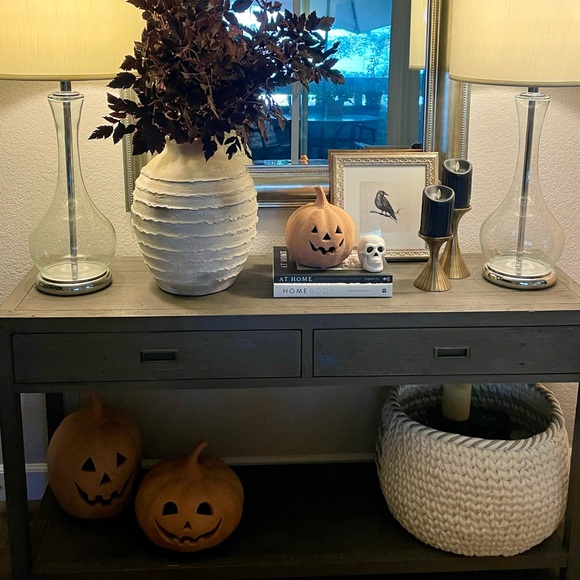 Color Changing Light-Up LED Skull - Picture 3 of 9